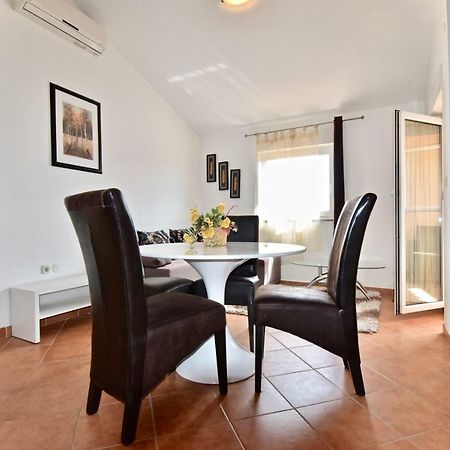 Comfortable Apartment Near The Hidrobaza Beach 스틴잔 외부 사진